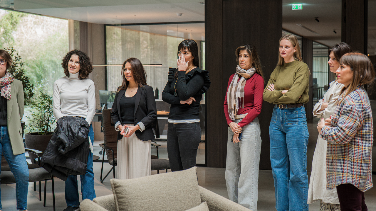 Estudio de Marta de la Rica durante el evento exclusivo del Club Premium IDE, interioristas y arquitectos aprendiendo de un referente del diseño de interiores