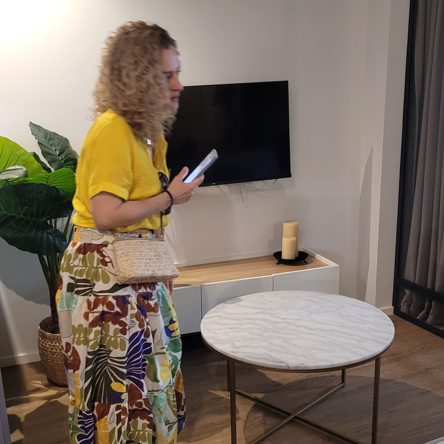 Patricia Lizalde discutiendo las últimas tendencias en diseño de interiores