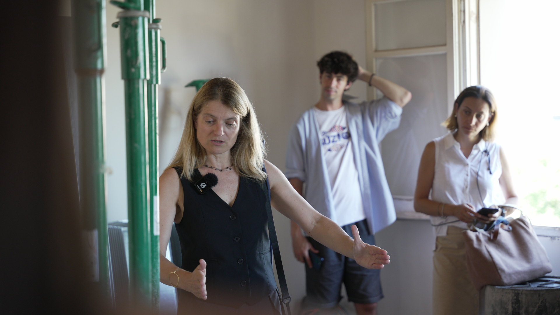Patricia Lizalde discutiendo las últimas tendencias en diseño de interiores