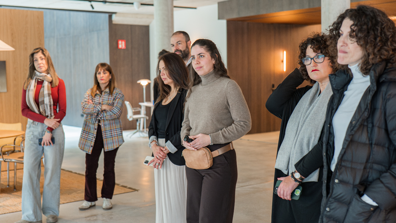 Estudio de Marta de la Rica durante el evento exclusivo del Club Premium IDE, interioristas y arquitectos aprendiendo de un referente del diseño de interiores